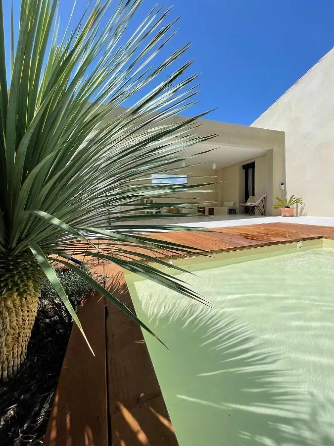 Villa Contemporaine Avec Piscine Villeneuve-les-Avignon 0*,  France