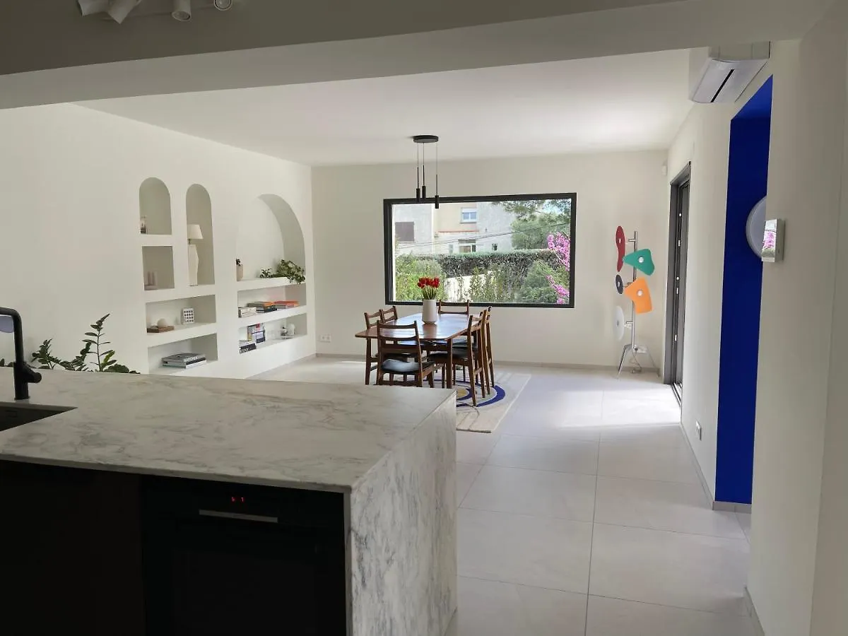 Villa Contemporaine Avec Piscine Villeneuve-les-Avignon France