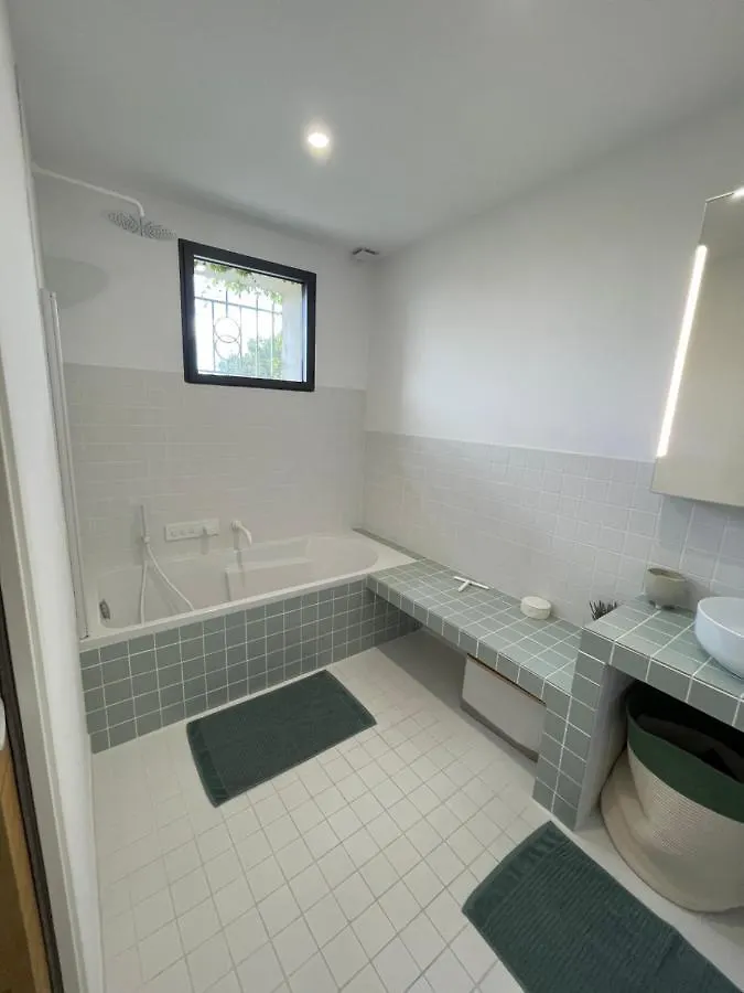 Villa Contemporaine Avec Piscine Villeneuve-les-Avignon France